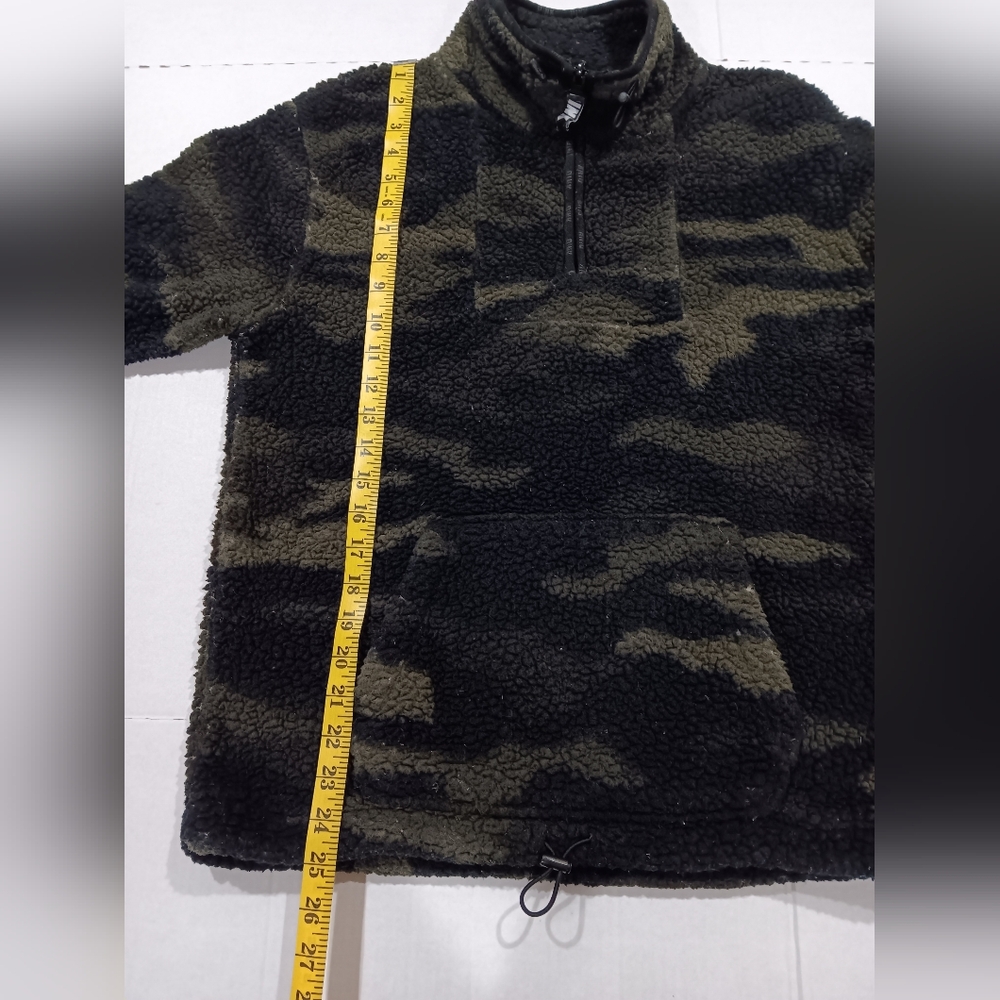 PINK Victoria's Secret Women's  (Size SP) Camouflage Green Print Zip Pullover - Picture 8 of 9